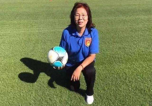 足球小姐亚洲冠军中国是谁_中国4个亚洲足球小姐冠军_足球小姐亚洲冠军中国有几个