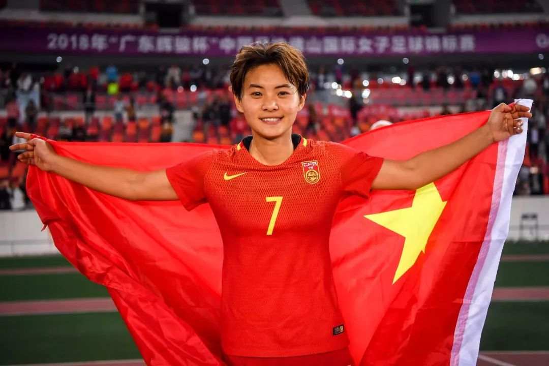 足球小姐亚洲冠军中国有几个_中国4个亚洲足球小姐冠军_足球小姐亚洲冠军中国是谁