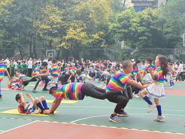 亲子团体操_小学生体操亲子活动_小学生亲子体育活动
