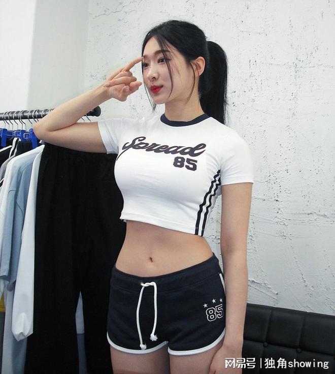 运动黑鞋配什么裤子_黑色训练鞋_健身房 黑色运动鞋