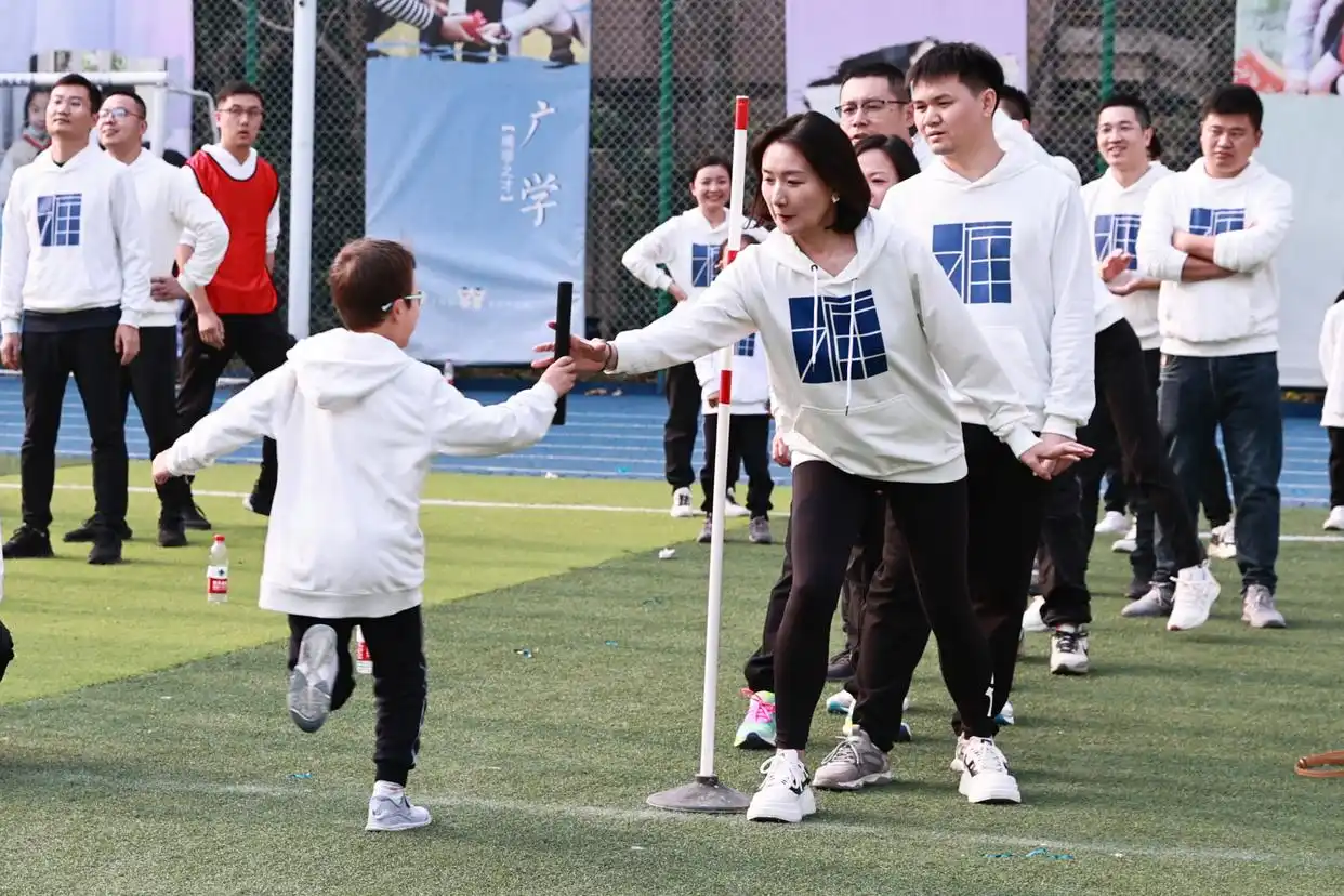亲子体操游戏教案_小学生体操亲子活动_小学生亲子体育活动