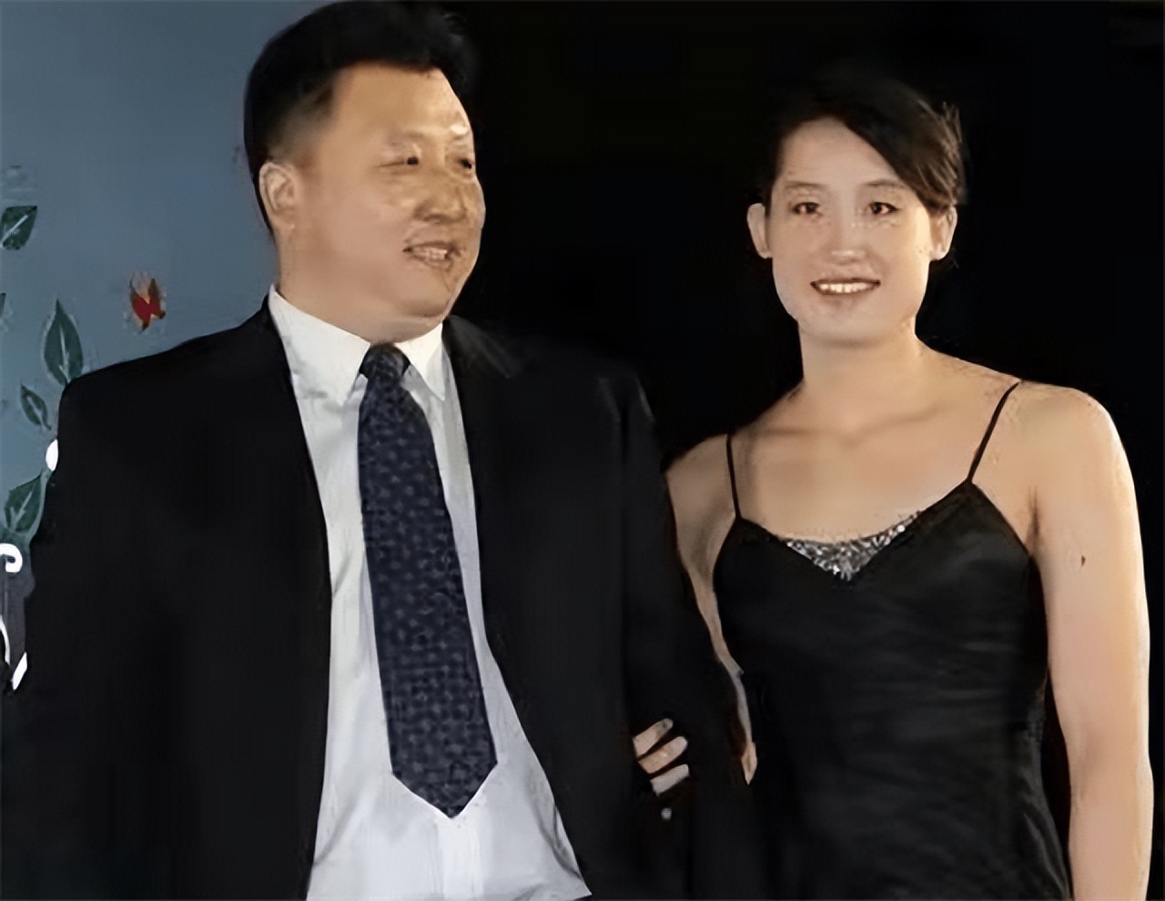 游泳教练冠军蝶泳是谁_蝶泳冠军游泳教练是谁_蝶泳金牌教练视频