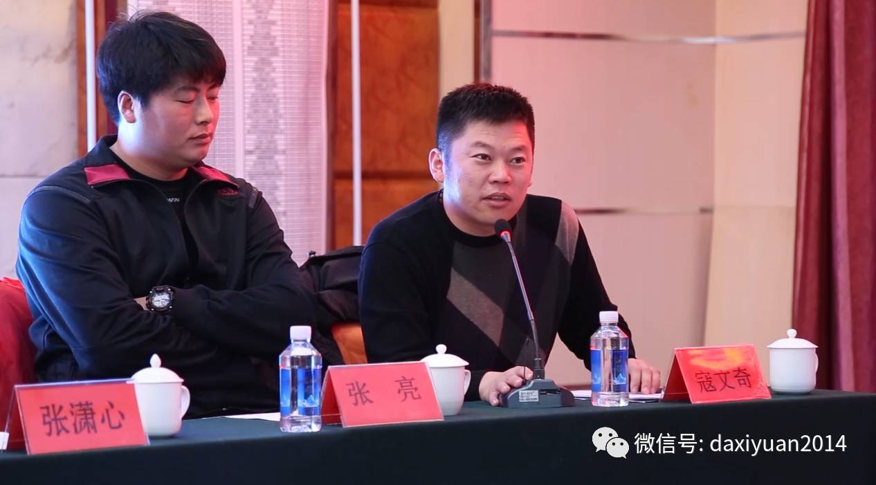足球黄牌警告几次下场_足球运动员黄牌警告的规则_足球比赛中黄牌警告的七种行为