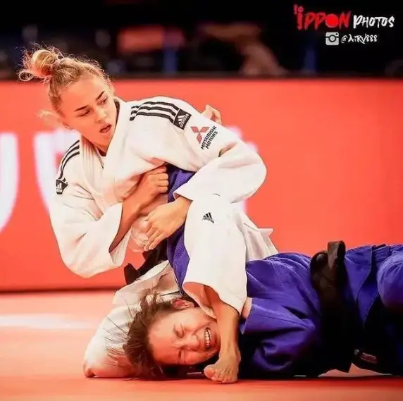 奥运冠军日本女会柔道冠军是谁_日本柔道奥运会冠军女_东京奥运会日本女子柔道
