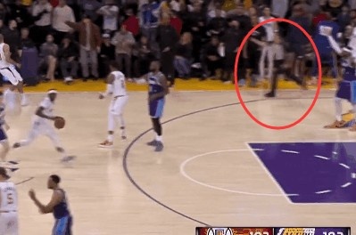 篮球运球合球后可以走几步_篮球合球后可以后撤几步_篮球规则合球后可以运球吗